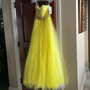 Studio17 yellow prom dress